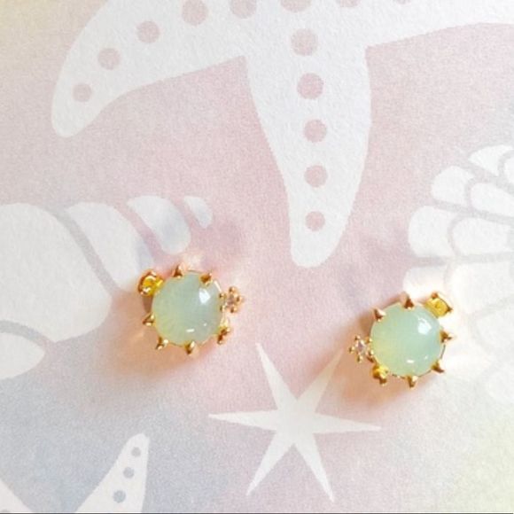 The Neptune  earring set - Picture 7 of 7